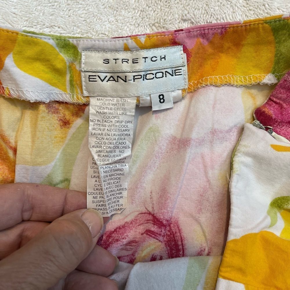 Evan Picone Floral Mini Skirt.Size 8 - Picture 6 of 8